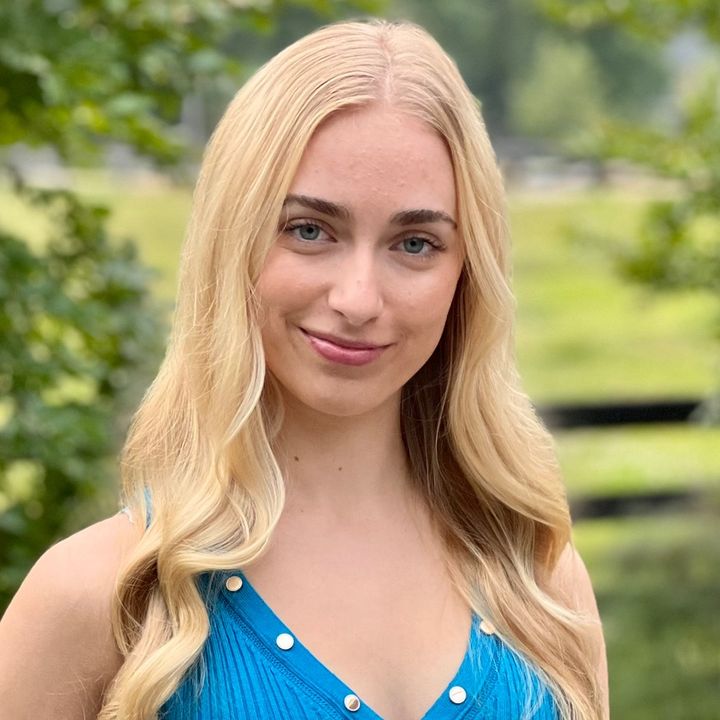 Profile Picture of Maureen | Content Coach⚡️ (@maureensmarketing) on Tiktok