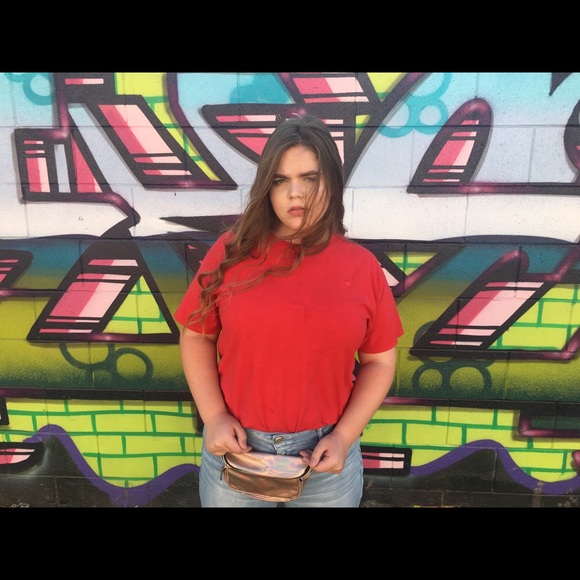 Profile Picture of Savannah Andrews (@shmoneysav) on Poshmark