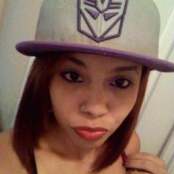 Profile Picture of Cindy Rodríguez (@cindyann2213) on Poshmark