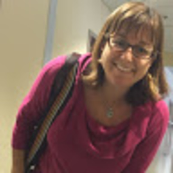 Profile Picture of Darlynne Pecorelli (@darlynnekay) on Poshmark