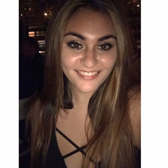 Profile Picture of Sara Rashti (@sararashti) on Poshmark