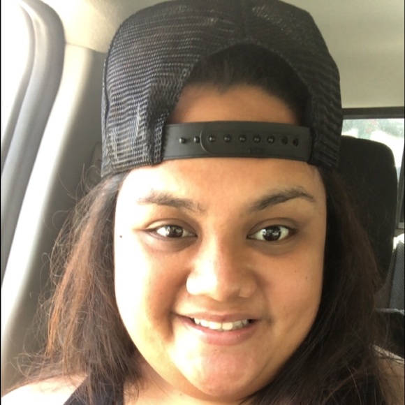 Profile Picture of Davlynn Rabang (@kaimunative) on Poshmark