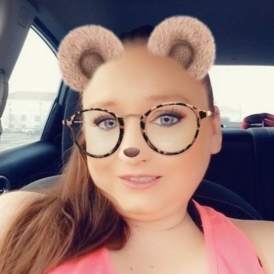 Profile Picture of Lindsay Constant (@LindsayConstan5) on Twitter