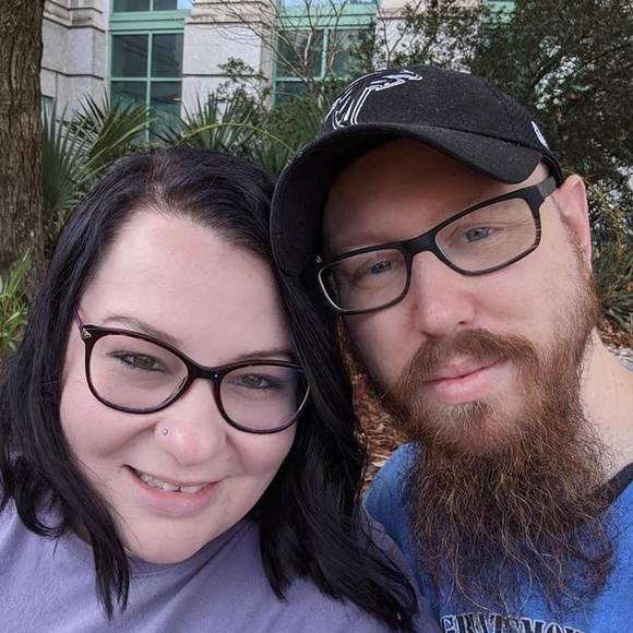 Profile Picture of Jaclyn Robbins (@jaclynjoylene) on Poshmark