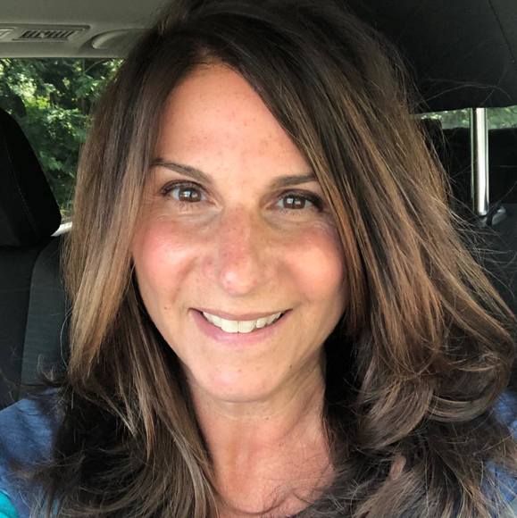 Profile Picture of Roseann Santulli scilletti (@roseann270) on Poshmark