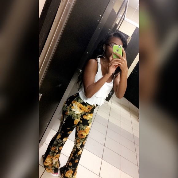 Profile Picture of Britney Franklin (@britneybaaee) on Poshmark