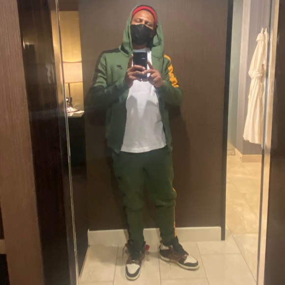 Profile Picture of Keith Gaddy (@pinniclekg) on Poshmark