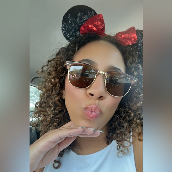 Shirley Rojas - Poshmark Profile Picture of Shirley Rojas (@smiles1003) on Poshmark