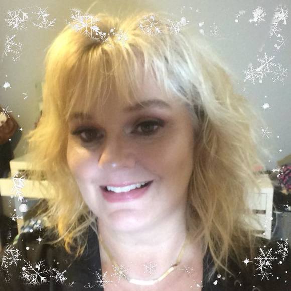 Shelly Assise - Poshmark Profile Picture of Shelly Assise (@sassiser) on Poshmark