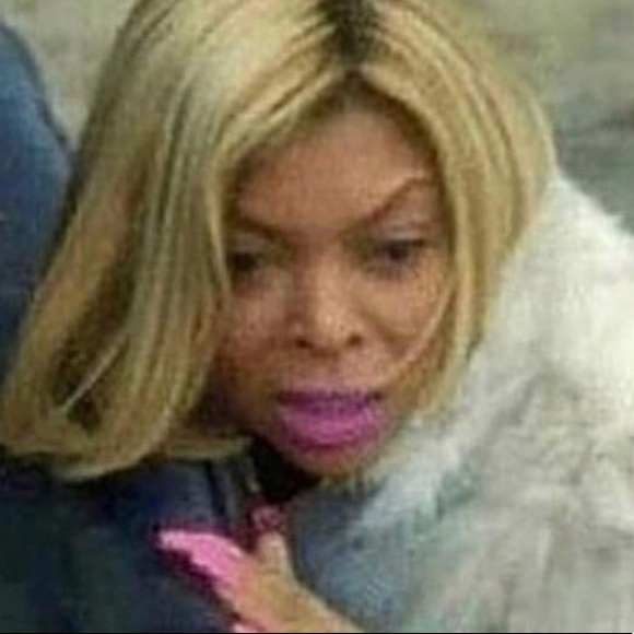 Profile Picture of Hanna Callaway (@hannacallaway) on Poshmark