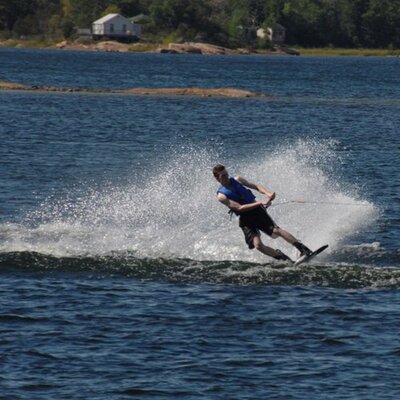 Profile Picture of Alexander Graham (@AlexanderGraham) on Twitter