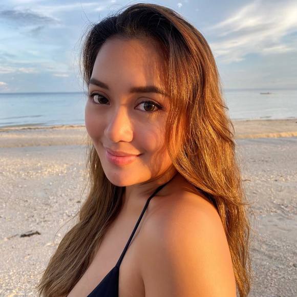 Profile Picture of Ruby Pansoy (@rubypansoy) on Poshmark