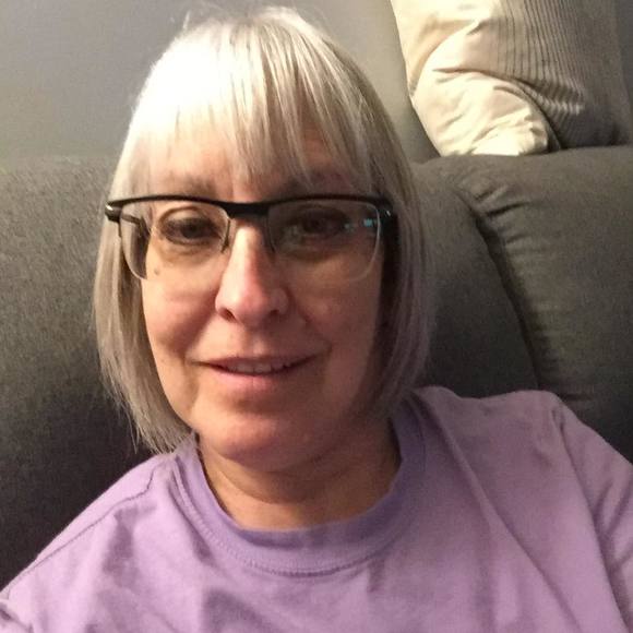 Profile Picture of Jacinthe Galipeau (@lalune033) on Poshmark