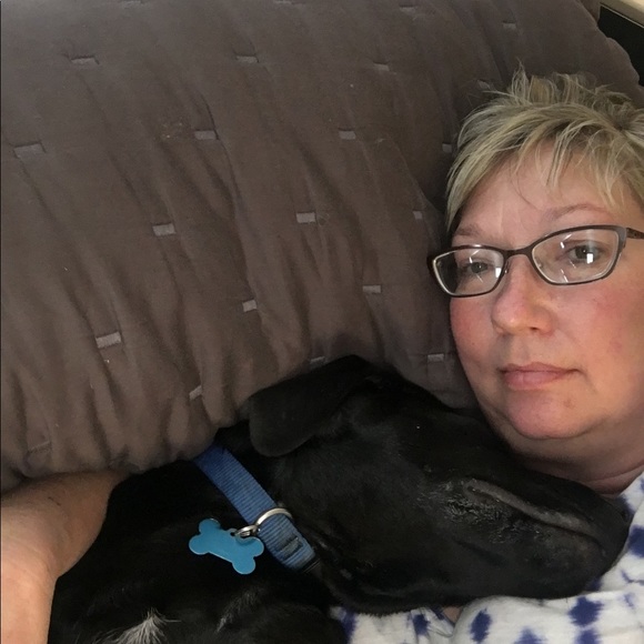 Profile Picture of Michelle Kaikkonen (@kaikkone) on Poshmark