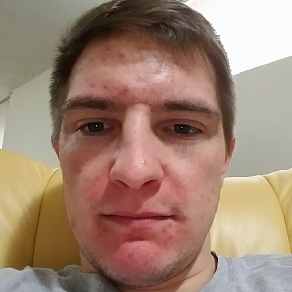 Profile Picture of Jordan Reals (@jreals) on Poshmark