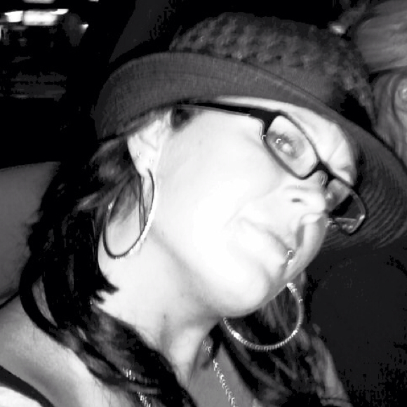 Profile Picture of Jenn Makosky (@jmakosky21) on Poshmark