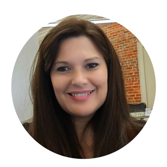 Profile Picture of Kimberly Riggs (@auctionlady22) on Poshmark