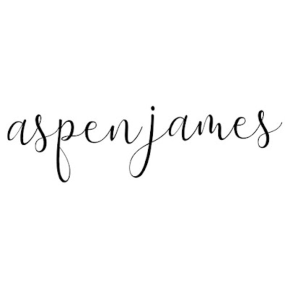 Profile Picture of Courtney Shipper (@shopaspenjames) on Poshmark