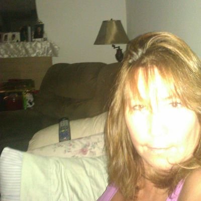 Profile Picture of Cindy Bergstrom (@cinnfullone1) on Twitter