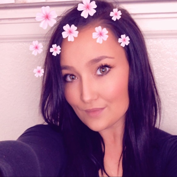 Profile Picture of Jess Speidell (@jspeii) on Poshmark