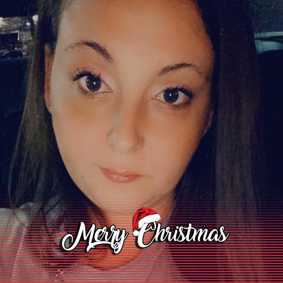 Profile Picture of Jennette Chladek (@nettechase24) on Poshmark