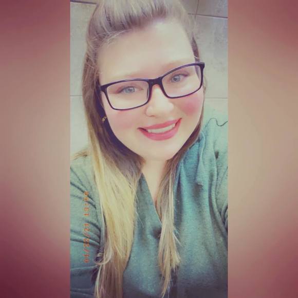 Profile Picture of Ashley Joshlin (@ashlele14) on Poshmark