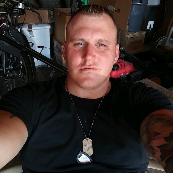 Profile Picture of Matt Breitner (@mattbreitner) on Poshmark