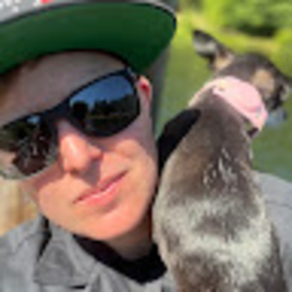 Profile Picture of Emily Ensign (@emilyensign442) on Poshmark