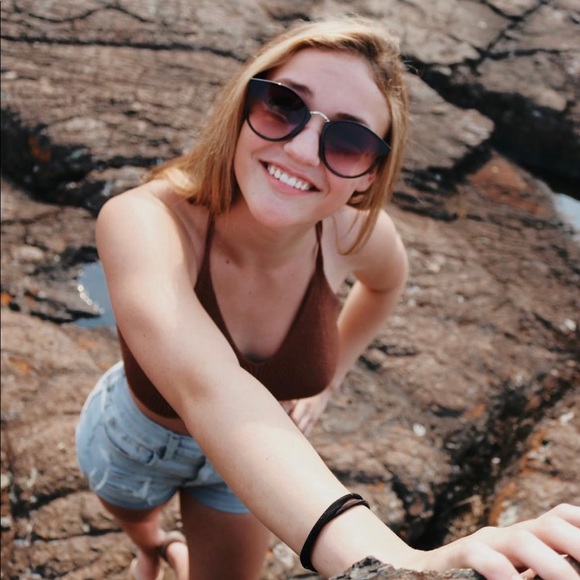 Alana Nuorala - Poshmark Profile Picture of Alana Nuorala (@anuorala) on Poshmark