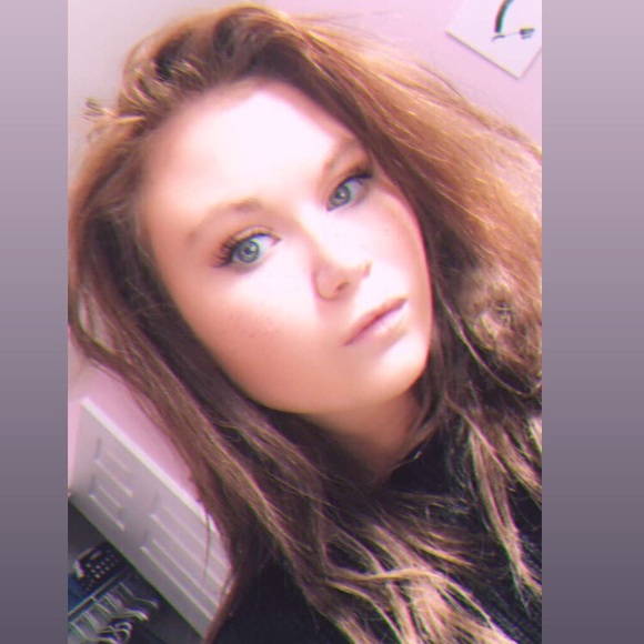 Profile Picture of Hope Oconnor (@hope_oconnor) on Poshmark