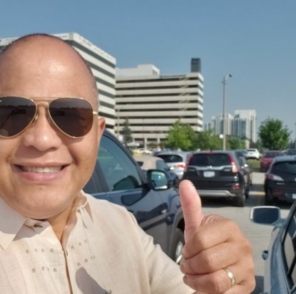 Profile Picture of Henry Vivar (@henryvivar) on Poshmark