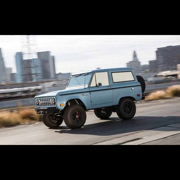 Profile Picture of Amber Angellotti (@thebur19) on Poshmark