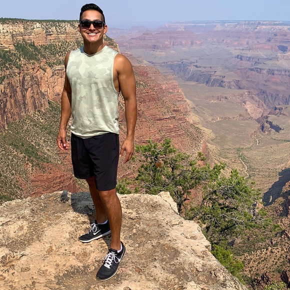 Profile Picture of Raymond Huizar (@raymondhuizar) on Poshmark