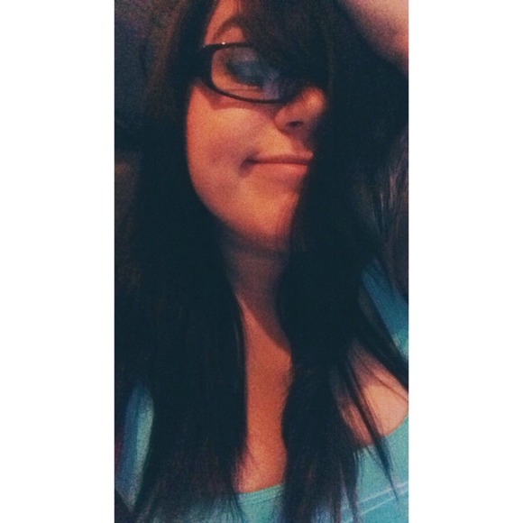 Profile Picture of Brianna Filips (@brireadyset) on Poshmark
