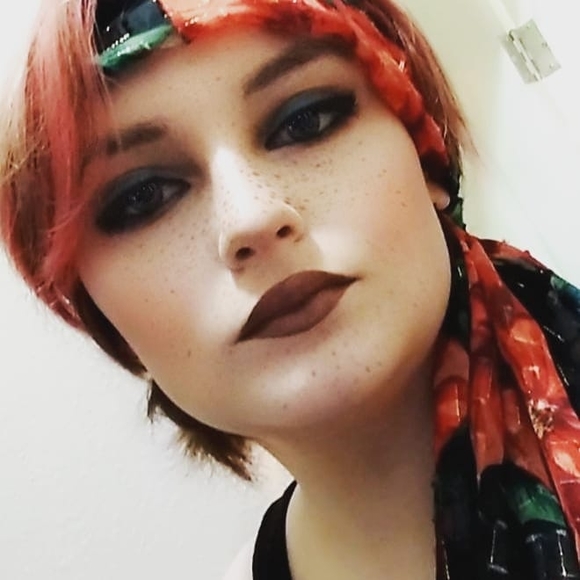 Profile Picture of Kaylyn Vandertuin (@kvandertuin) on Poshmark