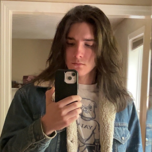 Profile Picture of Sean Diggins (@seandiggins) on Poshmark