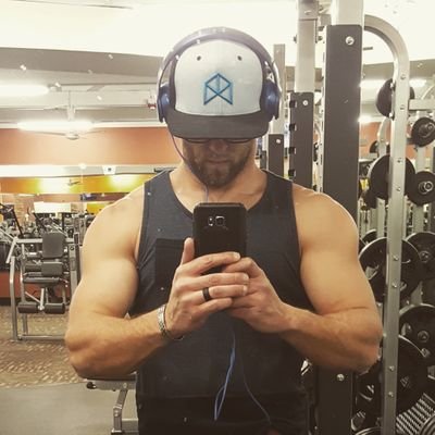 Profile Picture of Jeremiah Curtis (@J3Mon3yGainz) on Twitter