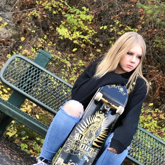 Profile Picture of Hailie Eberle (@hailie_jade11) on Poshmark