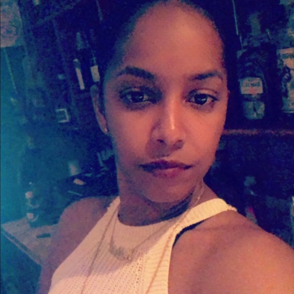 Profile Picture of Paulina Flanders rodriquez (@paulinaflanders) on Poshmark