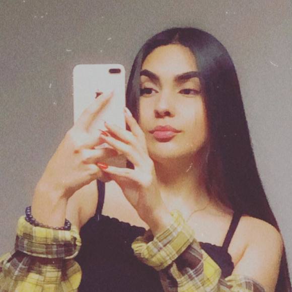 Profile Picture of Daniela Gomez (@danielagomez547) on Poshmark