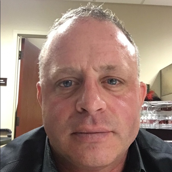 Profile Picture of Robert Schau (@rschau) on Poshmark