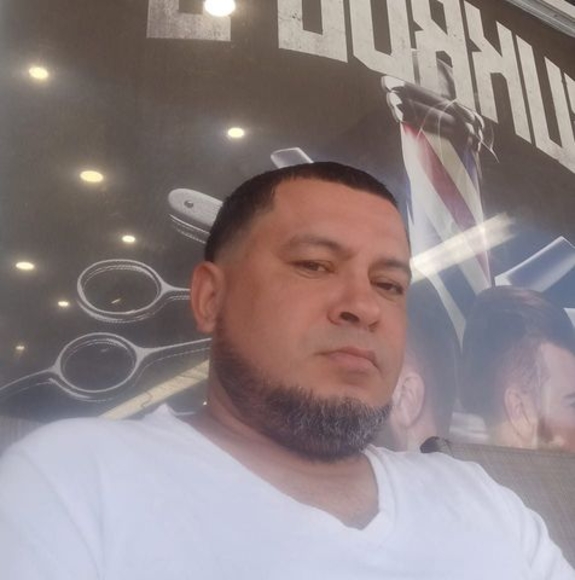 Profile Picture of Mario Velez (@mariovelez401) on Poshmark