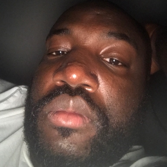 Profile Picture of Johnny Hayes (@johnnyehayes) on Poshmark