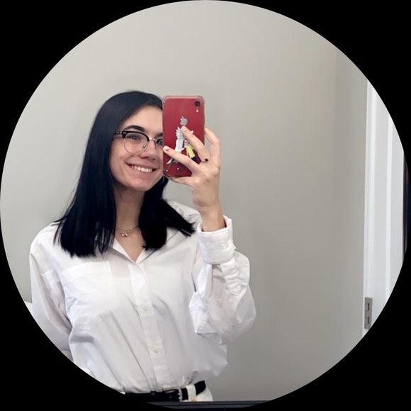 Profile Picture of Alaura Danon (@alaurad9402) on Poshmark