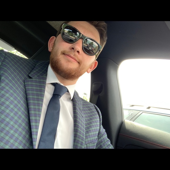 Profile Picture of Jake Porter (@jakeporter76) on Poshmark