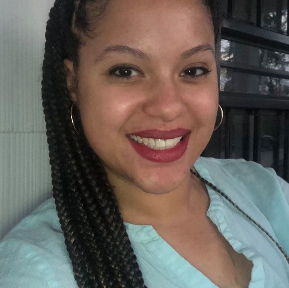 Profile Picture of Chasity Hendrix (@chazzy21) on Poshmark