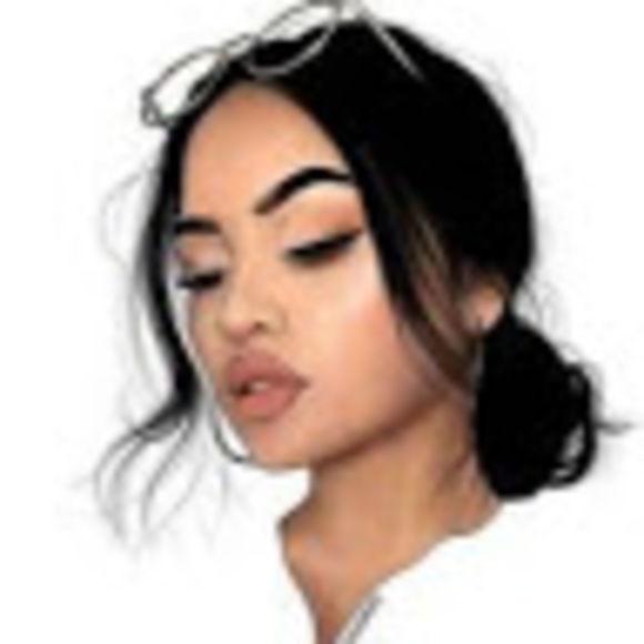 Profile Picture of Racheal Faleye (@rachealfaleye) on Poshmark