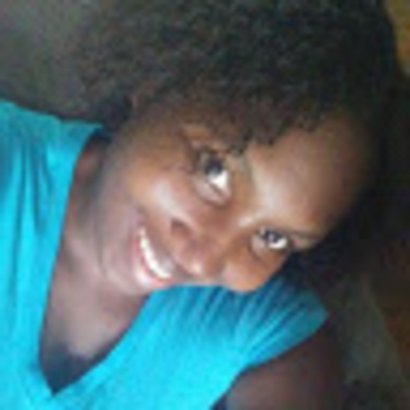 Profile Picture of Octavia Roberts (@octaviaroberts) on Poshmark