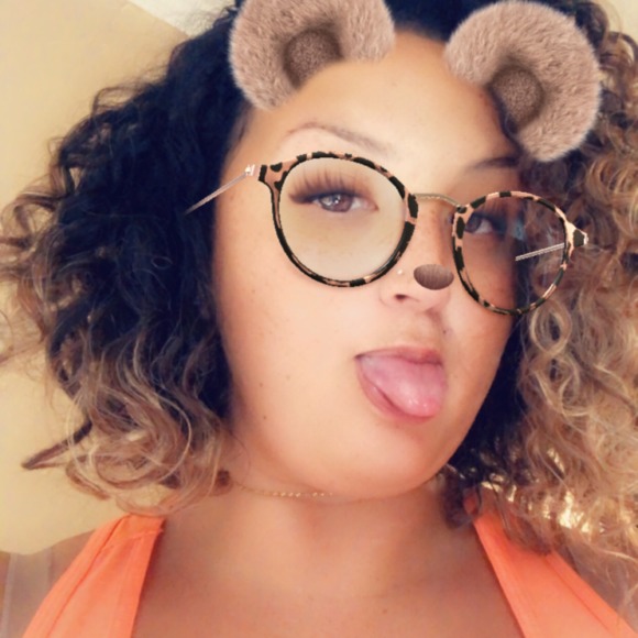 Profile Picture of Manda Tacker (@ndnmama28) on Poshmark