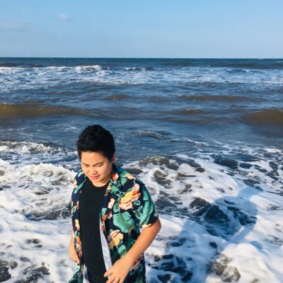 Profile Picture of Mari Glenn Calizar (@bebelword) on Twitter